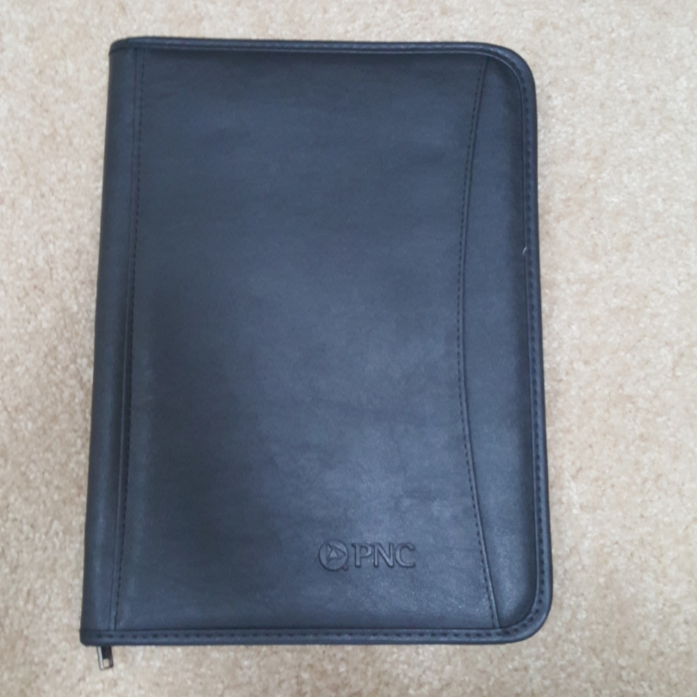 ZIPPERED folder black faux leather mew